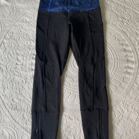 Women's Lululemon Capris Size 4 - Picture 4 of 4